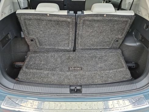 Used 2021 Volkswagen Tiguan SE FWD image 40