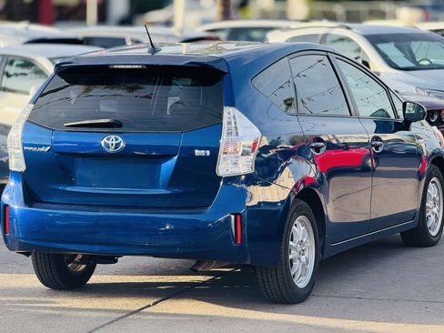 Used 2014 Toyota Prius V Two image 6