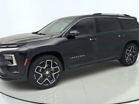Certified 2025 Chevrolet Traverse High Country w/ LPO, Floor Liner Package AWD/4WD image 3