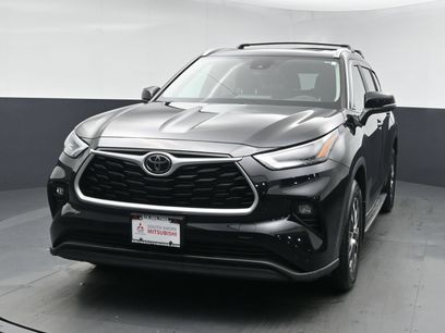 Used 2023 Toyota Highlander XLE