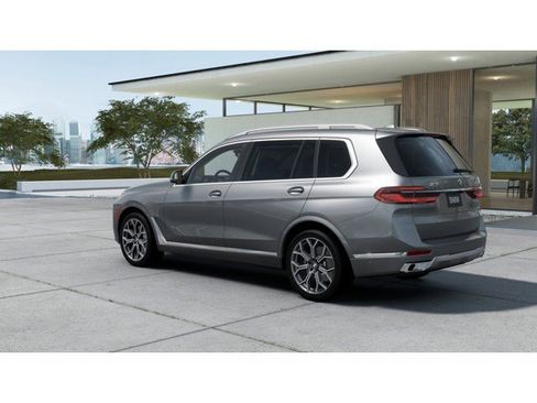 New 2026 BMW X7 xDrive40i w/ Premium Package image 2