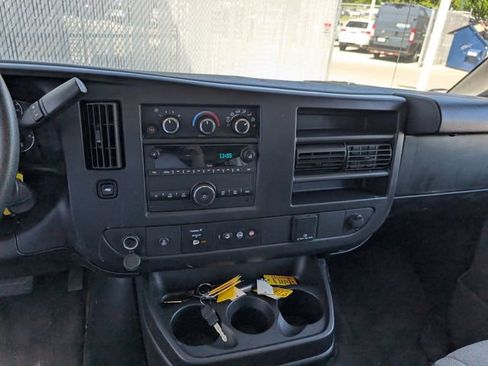 Used 2018 Chevrolet Express 3500 LT w/ LT Preferred Equipment Group RWD image 4