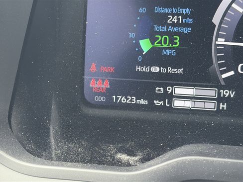 Used 2024 Toyota Tundra Platinum AWD/4WD image 28