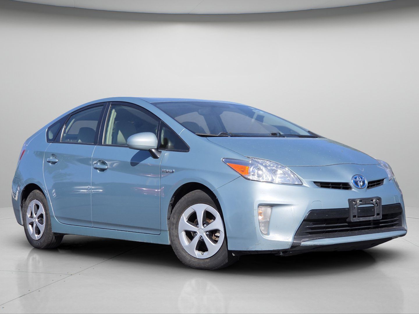 Used 2015 Toyota Prius Three FWD image 2