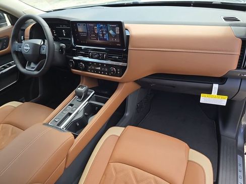 New 2026 Nissan Pathfinder Platinum image 12