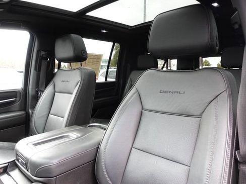 Used 2023 GMC Yukon XL Denali image 23