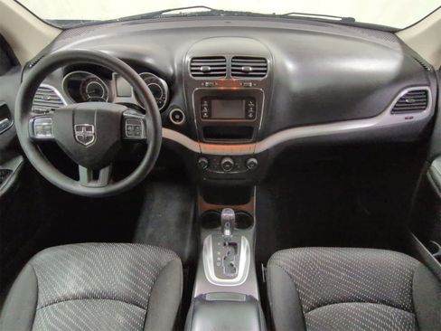 Used 2018 Dodge Journey SE image 16