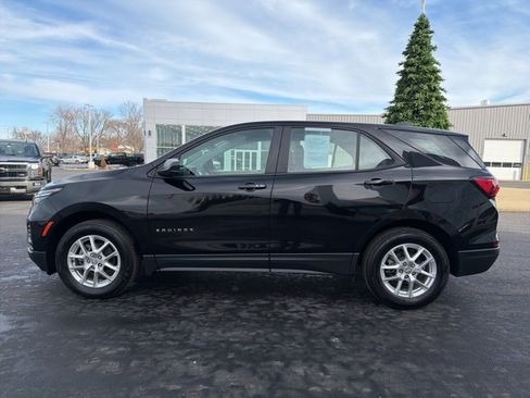 Used 2023 Chevrolet Equinox LS image 4