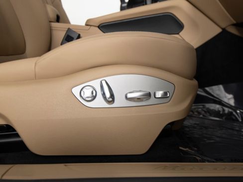 New 2026 Porsche Macan AWD/4WD image 33