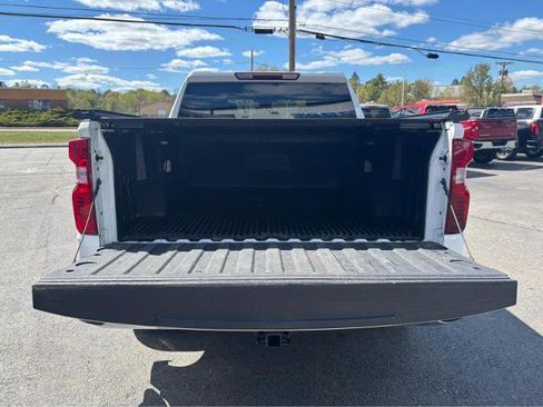Used 2023 Chevrolet Silverado 1500 LT AWD/4WD image 8