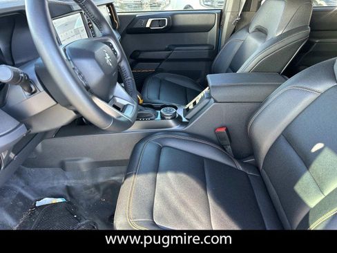 Used 2024 Ford Bronco Badlands image 9