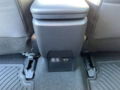New 2026 Toyota Prius Plug-In Hybrid FWD image 33