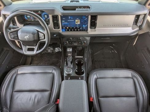Certified 2025 Ford Bronco Outer Banks AWD/4WD image 18