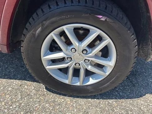 Used 2018 Jeep Grand Cherokee Overland AWD/4WD image 17