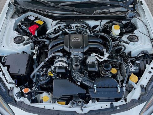 Used 2025 Toyota GR86 Premium image 28