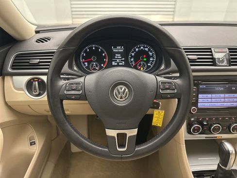 Used 2012 Volkswagen Passat 2.5 SE image 18