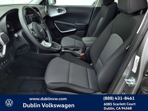 Used 2023 Kia Soul LX w/ Option Group 015 image 17
