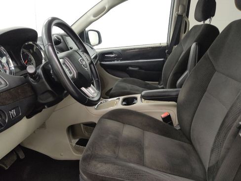 Used 2016 Dodge Grand Caravan SXT w/ Rear Park Assist Package FWD image 17