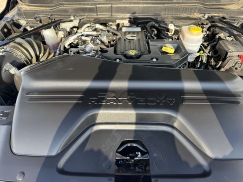 Used 2025 RAM 2500 Laramie AWD/4WD image 27