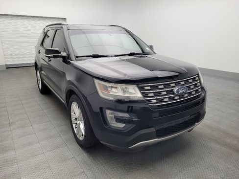 Used 2016 Ford Explorer XLT w/ Equipment Group 202A image 13