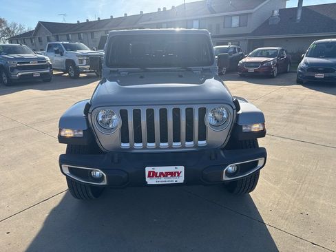 Used 2021 Jeep Gladiator Overland w/ Popular Equipment Package image 8