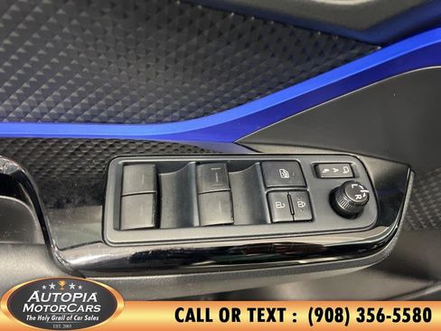 Used 2021 Toyota C-HR XLE image 20