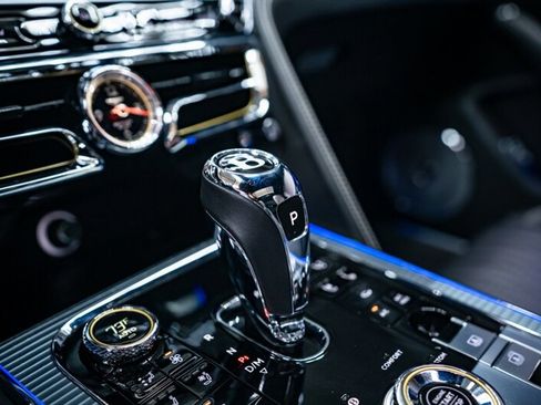 Used 2022 Bentley Flying Spur W12 image 30