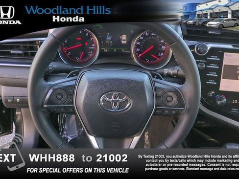 Used 2018 Toyota Camry XSE image 10