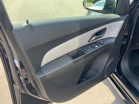 Used 2016 Chevrolet Cruze LS image 17