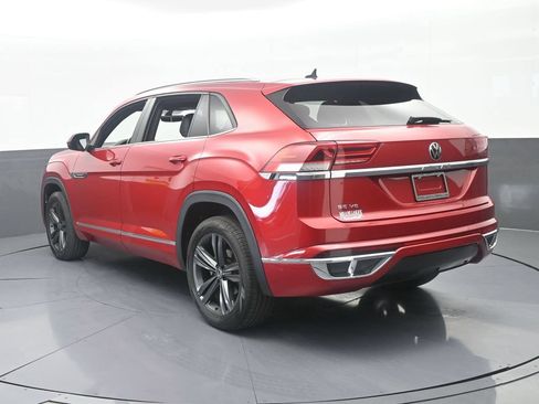 Used 2021 Volkswagen Atlas Cross Sport SE w/ Panoramic Sunroof Package FWD image 4