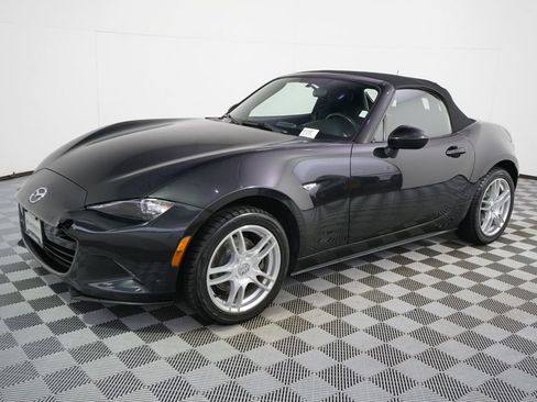 Used 2017 MAZDA MX-5 Miata Sport RWD image 2