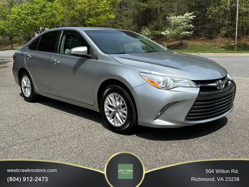 Used 2017 Toyota Camry LE image 2