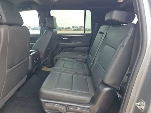 Used 2025 Chevrolet Suburban Z71 AWD/4WD image 13