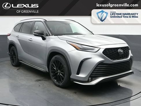 Used 2023 Toyota Highlander XSE FWD image 1