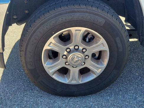 Used 2024 RAM 2500 Big Horn image 9