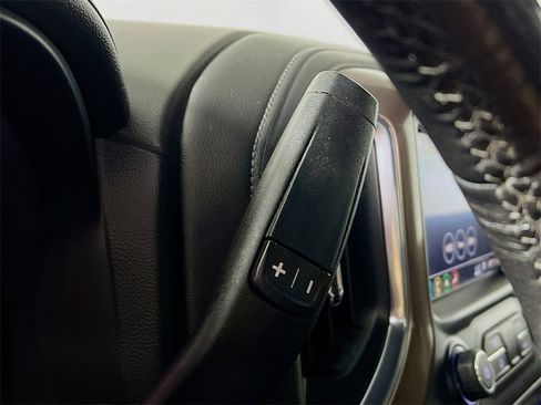 Used 2019 Chevrolet Silverado 1500 High Country image 16