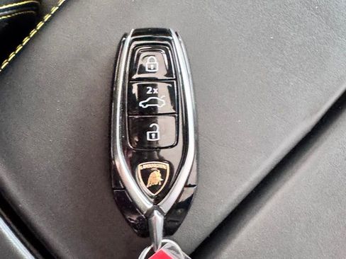 Used 2021 Lamborghini Urus image 47