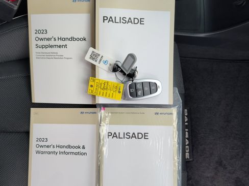 Used 2023 Hyundai Palisade Limited image 34