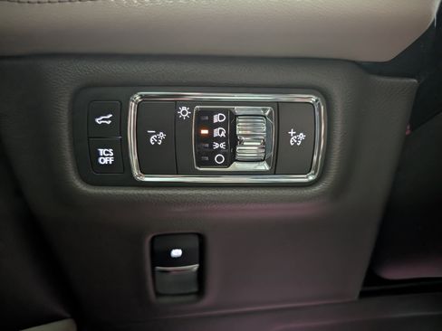 Used 2021 Lincoln Nautilus Reserve w/ Cargo Utility Package image 24