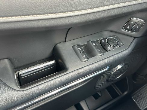 Used 2024 Ford Expedition XLT AWD/4WD image 35