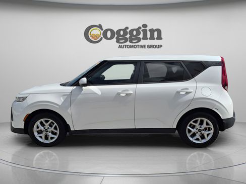Used 2020 Kia Soul S FWD image 3
