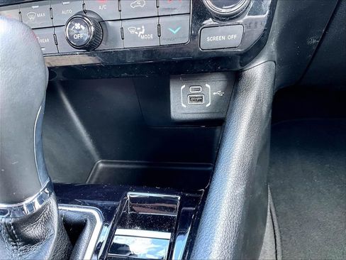 Used 2023 Jeep Compass High Altitude AWD/4WD image 27