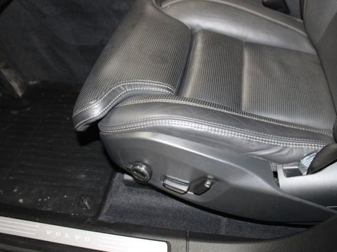 Used 2023 Volvo XC60 B6 Ultimate image 13