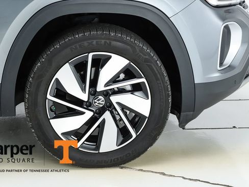 Used 2025 Volkswagen Atlas SE w/ Panoramic Sunroof Package FWD image 54