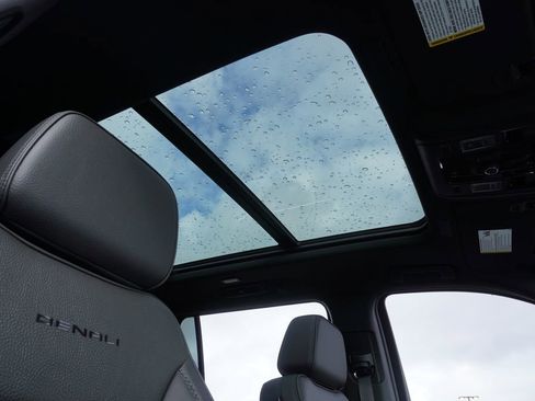 New 2026 GMC Yukon XL Denali image 14