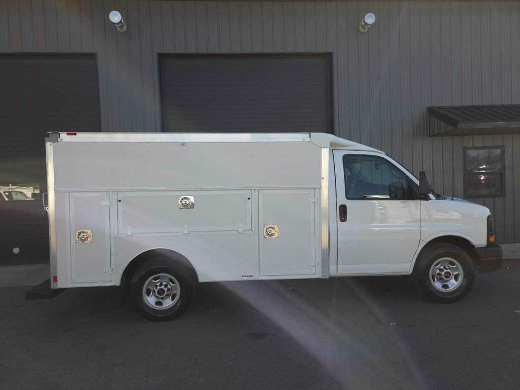 Used 2016 GMC Savana 3500 RWD image 5