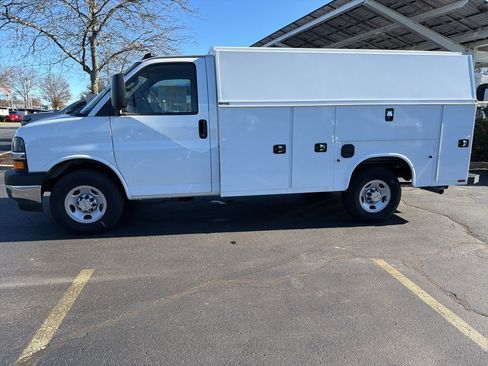 New 2025 Chevrolet Express 3500 Work Van w/ Power Convenience Package image 3