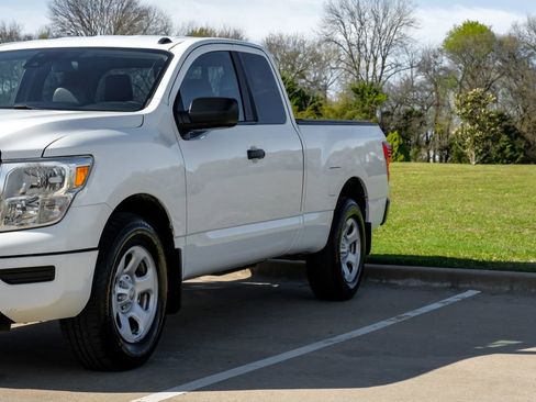 Used 2021 Nissan Titan S image 8