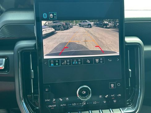 Used 2026 GMC Yukon AT4 w/ AT4 Premium Plus Package AWD/4WD image 32