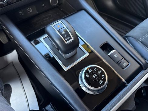 Used 2024 Mitsubishi Outlander SE image 18